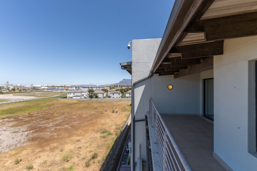 2 Bedroom Property for Sale in Royal Ascot Western Cape